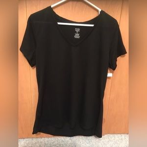 NWT Jennifer Lauren Women 1X Black Short Sleeve V neck Casual T shirt Lo Hi Top